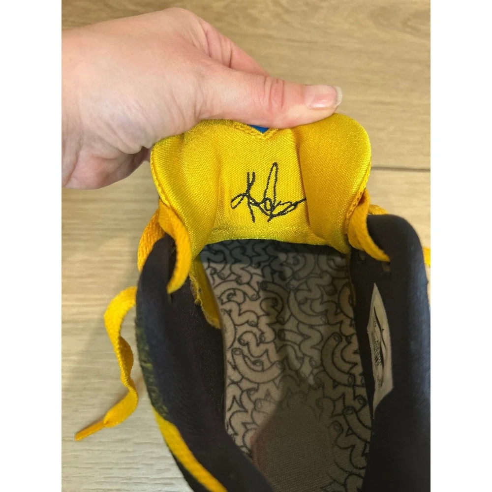 Nike kyrie youth